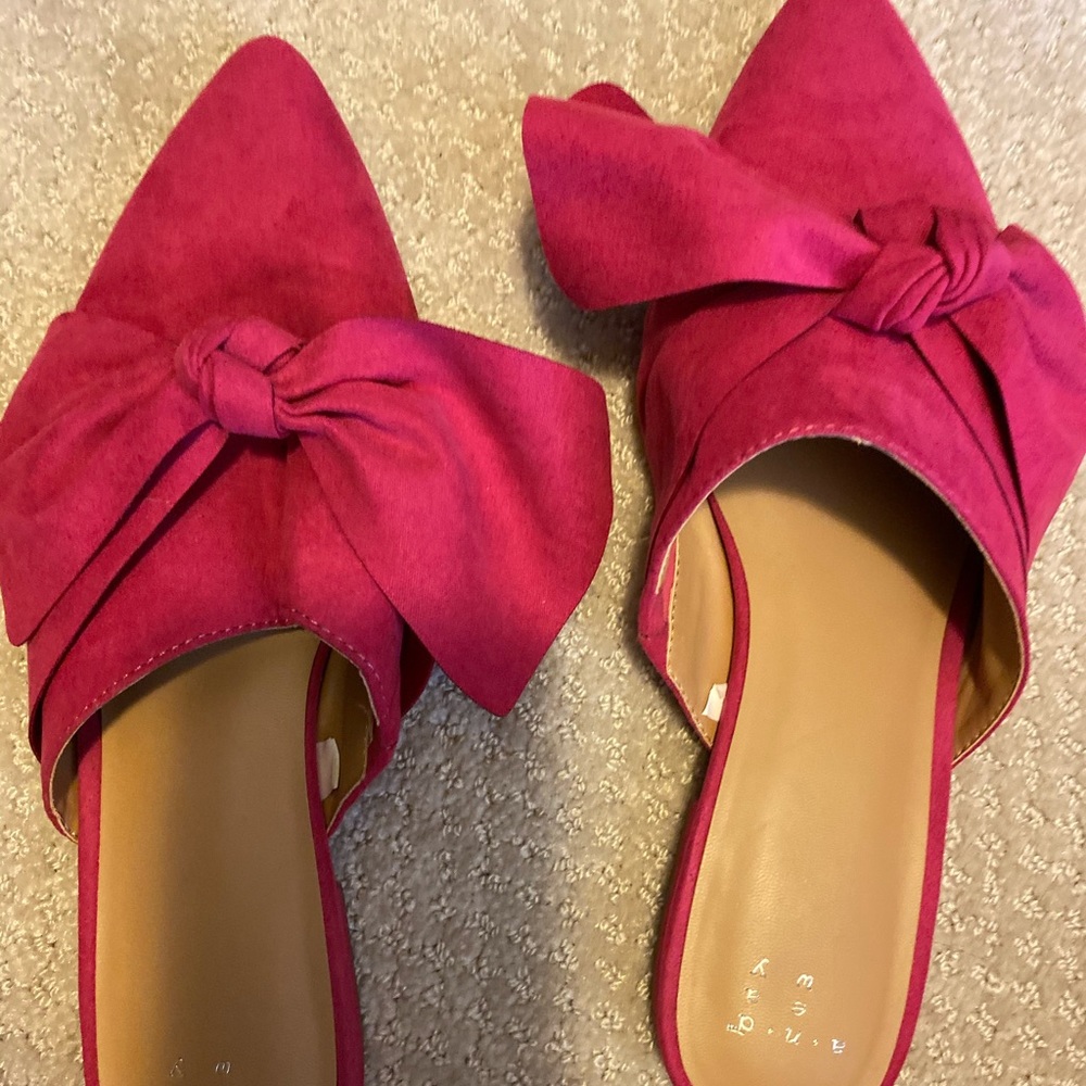 POINTED TOE BOW SLIDES